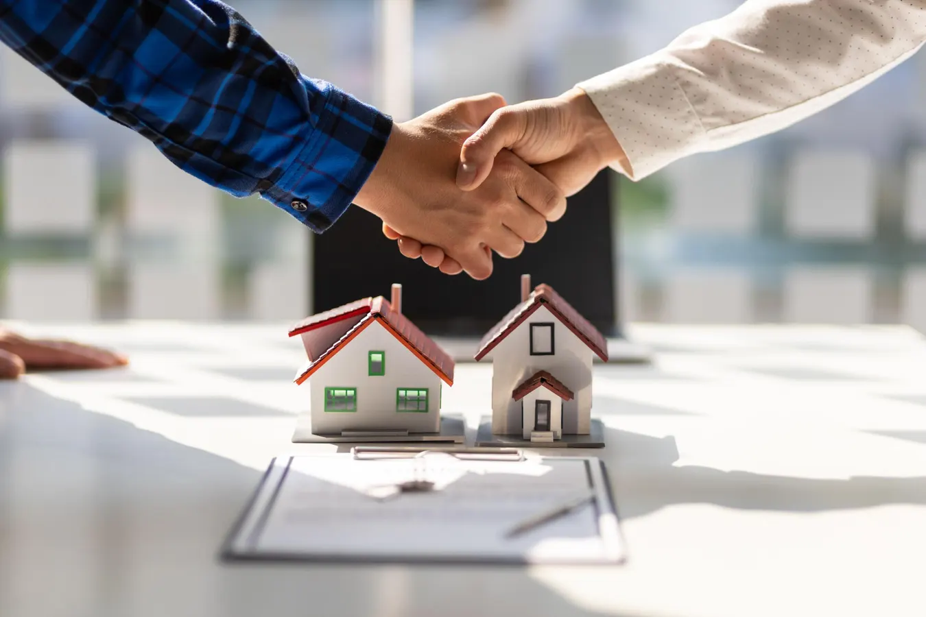 real estate handshake property deal